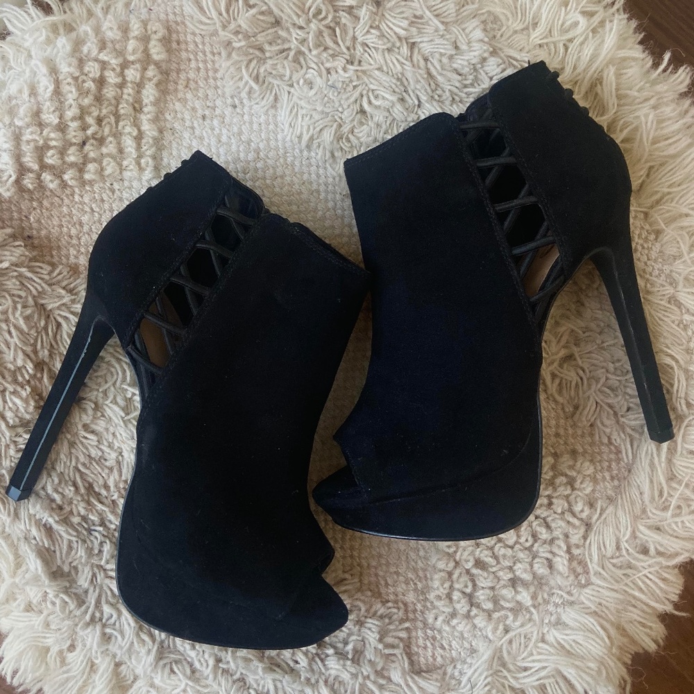 MIX NO. 6 Black Sueded Heels